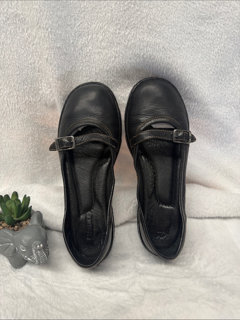 Born Black Leather Mary Jane Flats with Contrast Stitching - Picture 3 of 4